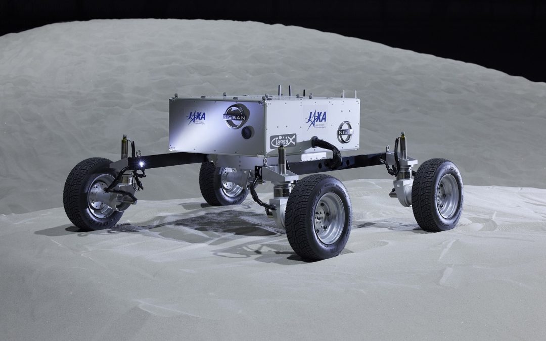 Nissan presenta prototipo de vehículo lunar con tracción e-4ORCE, desarrollado con la Agencia de Exploración Aeroespacial de Japón.