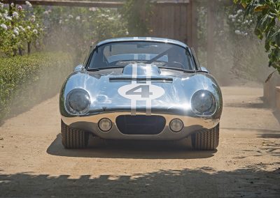 Shelby Cobra Daytona coupé de 1964 para Le Mans en aluminio brillante