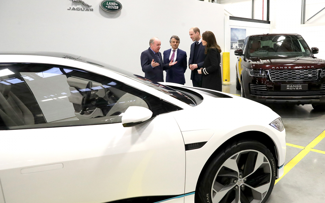 Los Duques de Cambridge visitan Jaguar Land Rover